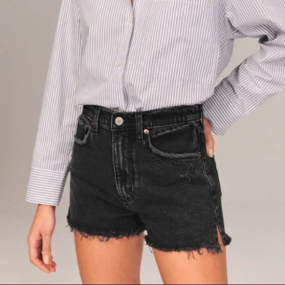 NWT Abercrombie & Fitch High Rise, The Cut Off Short - 26
